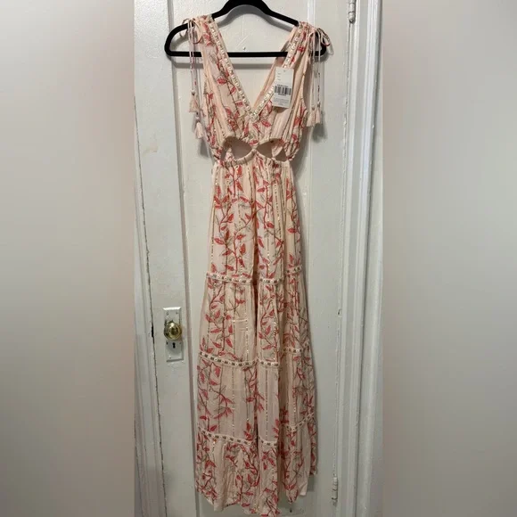 Chic Floral Cut-Out Maxi Dress - Picture 8 of 9